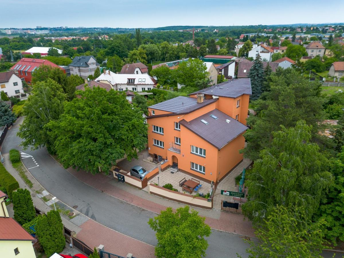 Hotel Max Praha Bagian luar foto